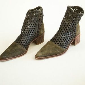 Free people boots 😍